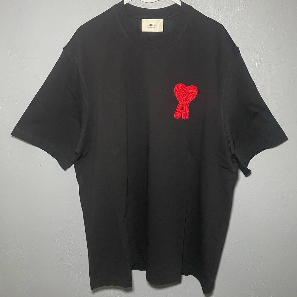 Ami Paris Black Red Heart Logo T-Shirt Size Large